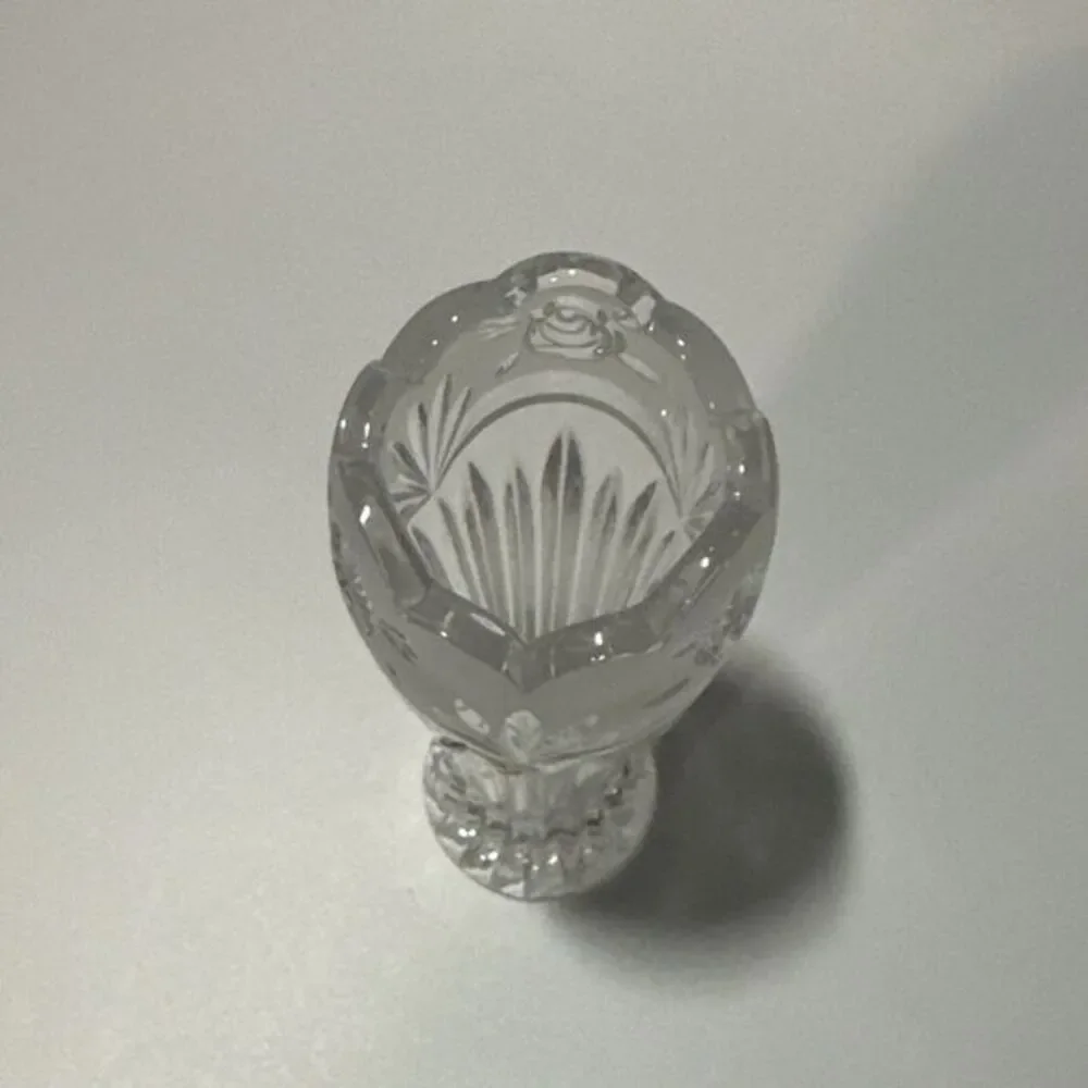 Oneida Crystal Southern Garden Flower Bud Vase - Frosted & Cut Glass‎